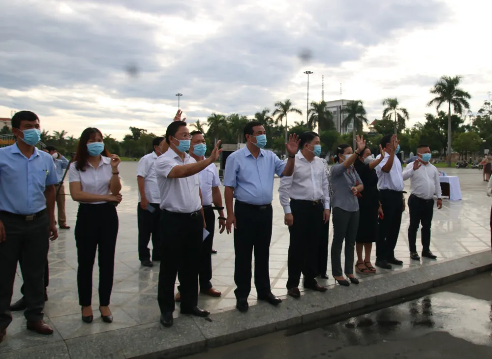 Quảng Nam khởi hành những chuyến xe đón người dân từ TPHCM về quê ảnh 3