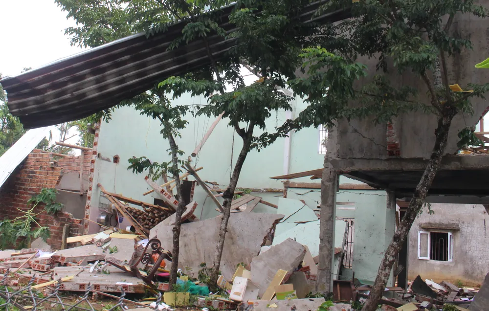 Quảng Nam: Nổ lớn sập nhà, hai vợ chồng tử vong ảnh 1
