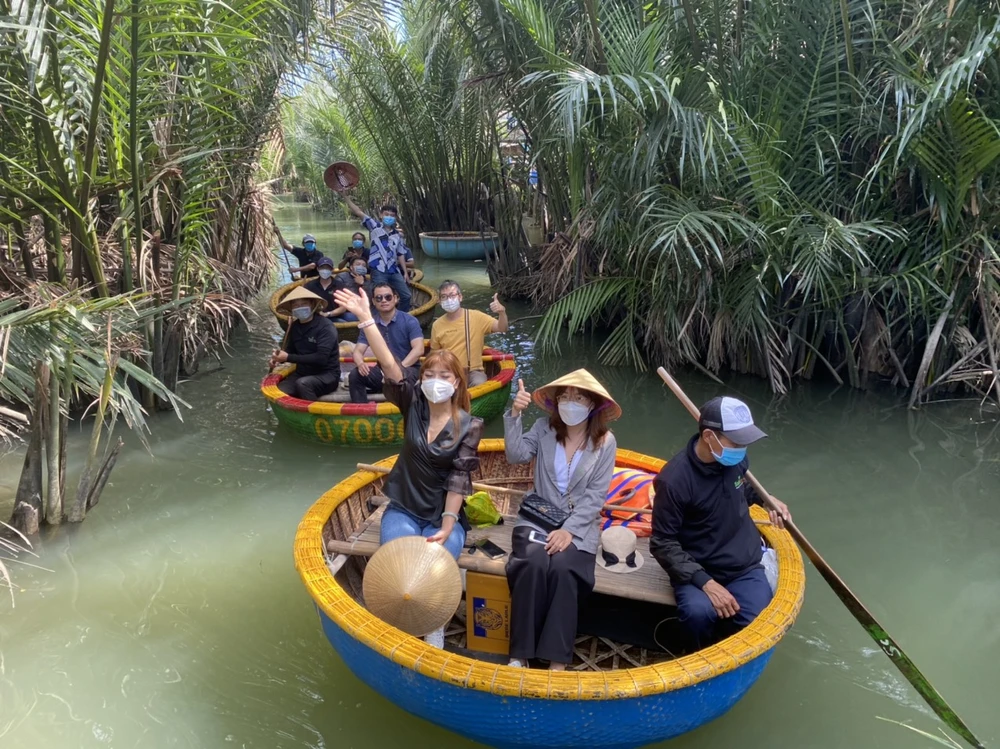 Khoảng nghỉ để nhìn nhận lại công việc và chính mình, hẳn là điều cần thiết nhưng cũng cần lượng sức mình. Ảnh minh họa: NGUYỄN CƯỜNG