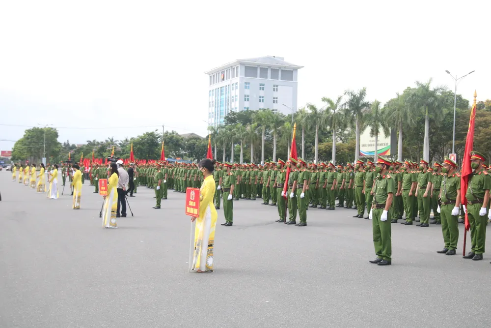 Chiến sĩ công an các tỉnh miền Trung thi tài võ thuật ảnh 1 Chiến sĩ công an các tỉnh miền Trung thi tài võ thuật ảnh 1