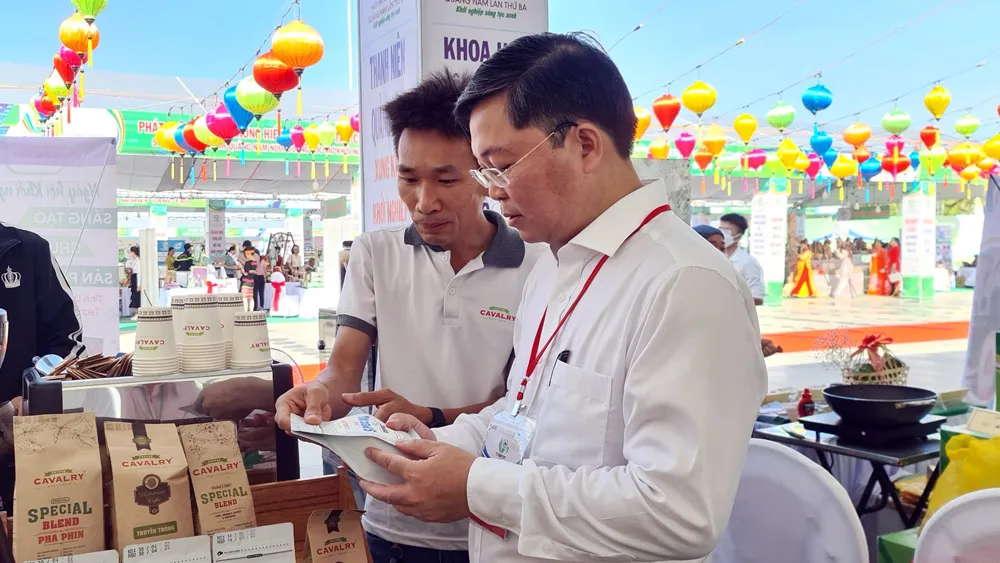 Gần 200 gian hàng tham gia Techfest Quang Nam 2022 ảnh 2 Gần 200 gian hàng tham gia Techfest Quang Nam 2022 ảnh 2