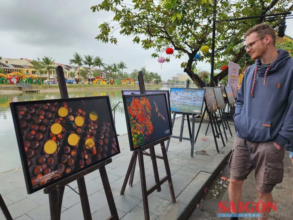 TP Hội An cũng tổ chức hàng loạt sự kiện văn hóa trước, trong và sau tết để phục vụ nhu cầu giải trí của khách tham quan