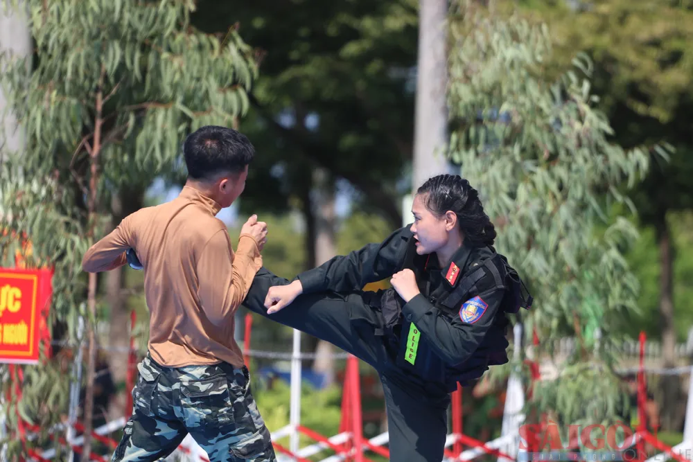 Phần thi võ thuật. Ảnh: NGUYỄN CƯỜNG