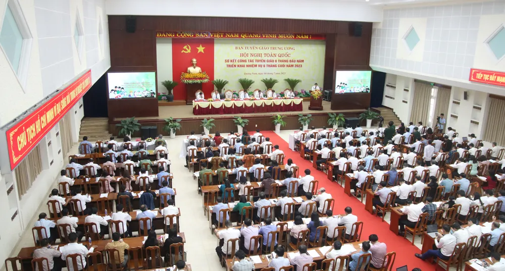 Toàn cảnh hội nghị