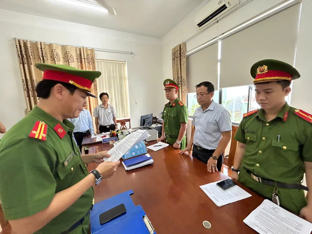 Thi hành lệnh bắt đối với bị can La Mai Đình Hòa 11-6 La Mai Dinh Hoa.jpg