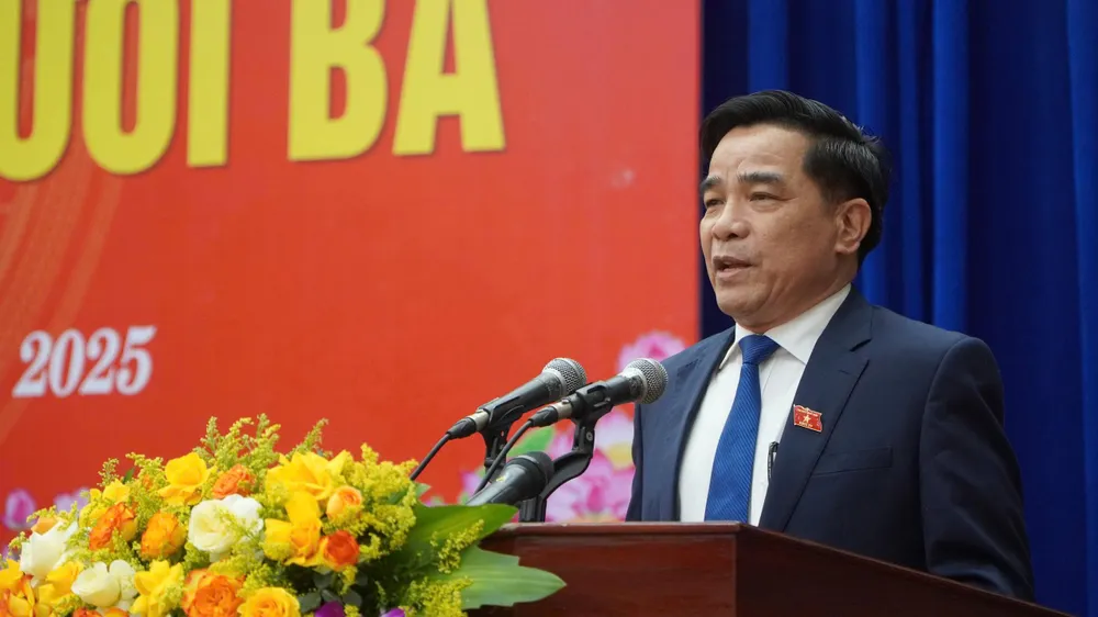 Ông Lê Văn Dũng gửi lời cảm ơn đến cử tri, nhân dân và các đồng chí qua các thời kỳ đối với quá trình công tác gần 40 năm qua 24-6-anh-Dung-ct-Quang-Nam-2.jpg