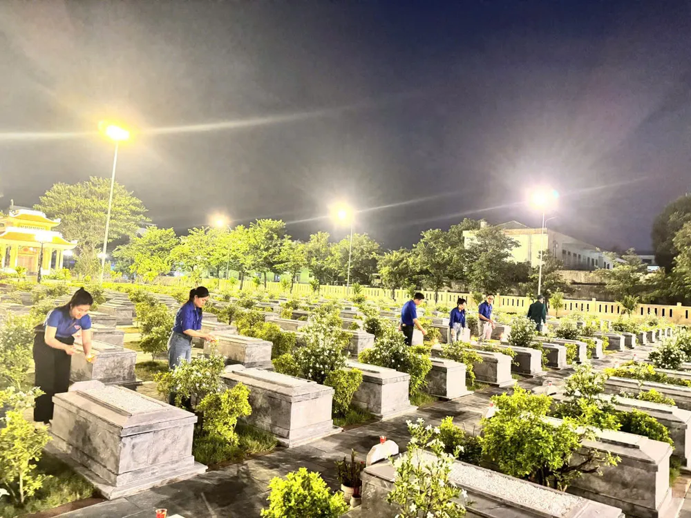 Đoàn viên thanh niên phường thường xuyên tổ chức các hoạt động về nguồn tại khu vực địa đạo Kỳ Anh dia dao ky anh (25).jpg