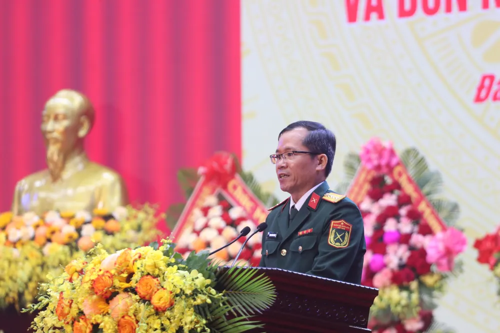 Đại tá Lương Đình Chung, Chính ủy Quân khu 5 ôn lại truyền thống của lực lượng IMG_8652.JPG