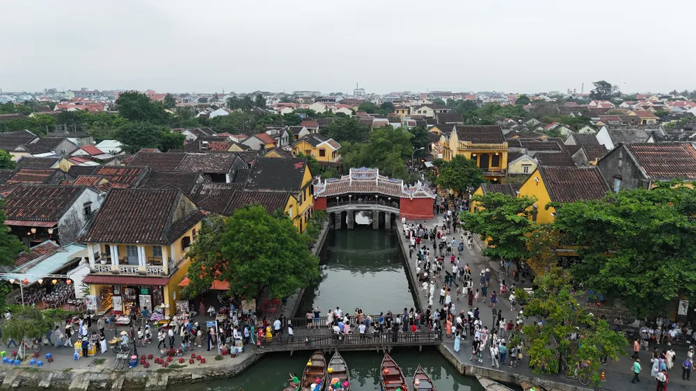 Một góc đô thị cổ Hội An. Ảnh: NGUYỄN CƯỜNG pho co Hoi An chua Cau.JPG