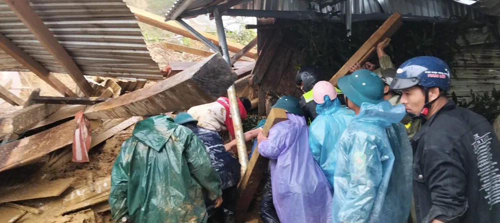 Hiện trường vụ sạt lở 2-11-xa-phuoc-thanh-2.jpg