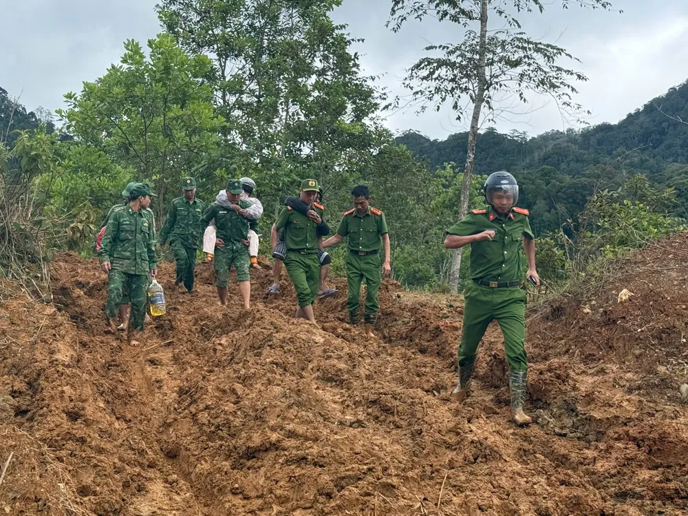 4-11-bien-phong-tr hy.jpg