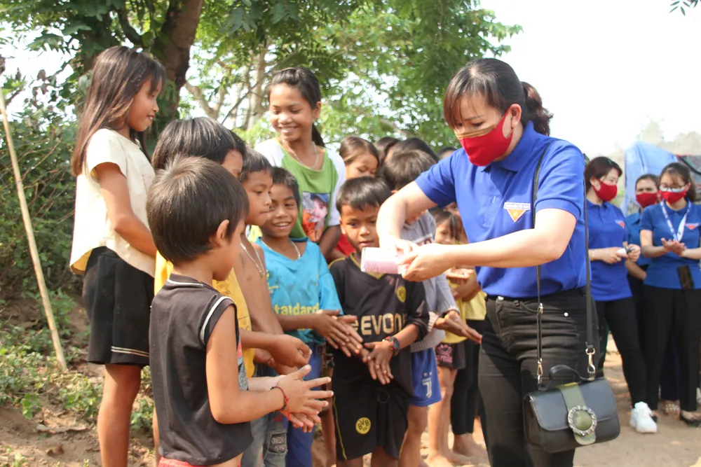 Những vành đai sống phòng chống dịch vùng biên ảnh 9