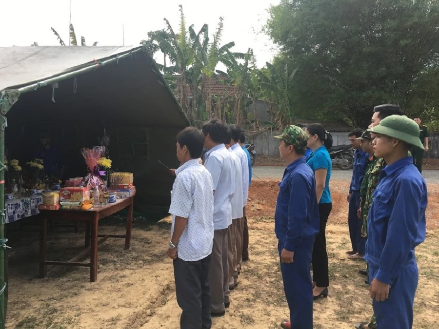 Hiện 8 hài cốt liệt sĩ đang được quản lý nghiêm tại vị trí tìm thấy để chính quyền và người dân địa phương thăm viếng