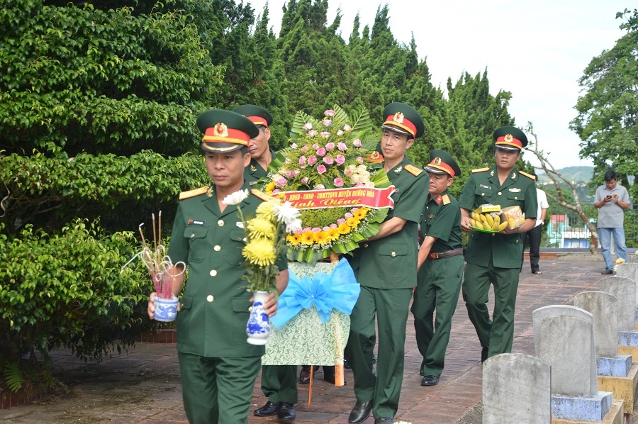 Trang nghiêm lễ truy điệu và an táng 5 hài cốt liệt sĩ