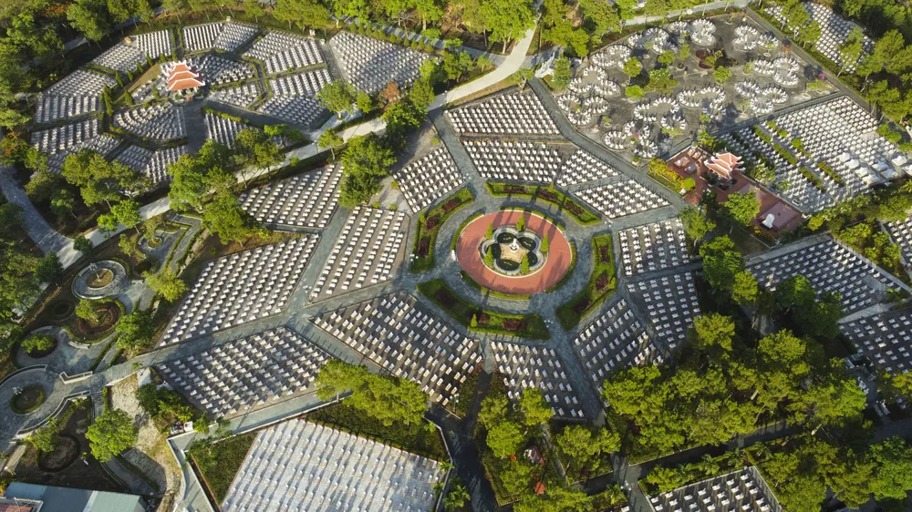 Dòng người về vùng "đất lửa" Quảng Trị tri ân các anh hùng liệt sĩ ảnh 2