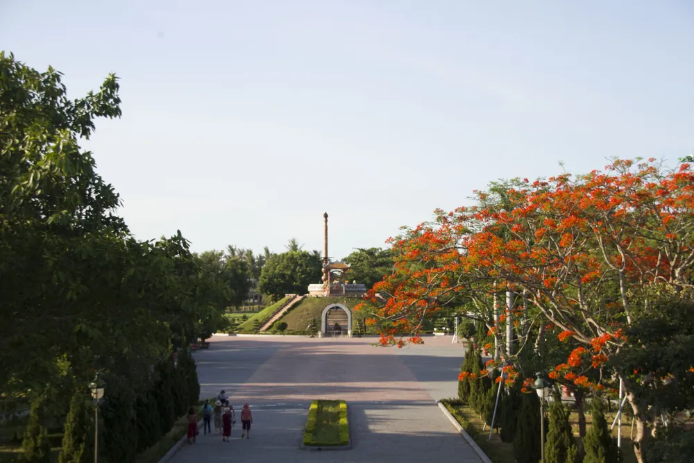 Dòng người về vùng "đất lửa" Quảng Trị tri ân các anh hùng liệt sĩ ảnh 16