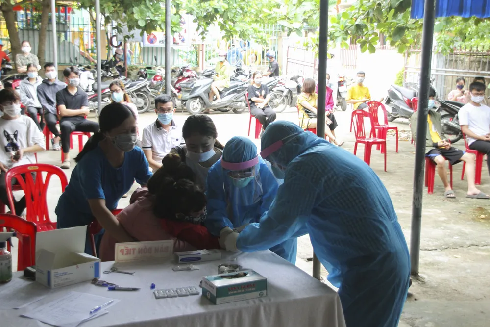 Quảng Trị: Tiến hành xét nghiệm nhanh Covid-19 cho người về từ vùng có dịch  ảnh 7
