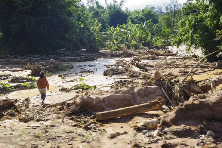 Quảng Trị: Hướng Việt tan hoang sau lũ, 2 lần thả hàng cứu trợ khẩn cấp bằng trực thăng ảnh 10