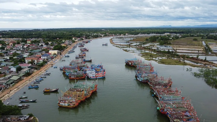 Đà Nẵng, Thừa Thiên-Huế yêu cầu người dân không ra khỏi nhà bắt đầu từ trưa 14-11 ảnh 5 Đà Nẵng, Thừa Thiên-Huế yêu cầu người dân không ra khỏi nhà bắt đầu từ trưa 14-11 ảnh 5