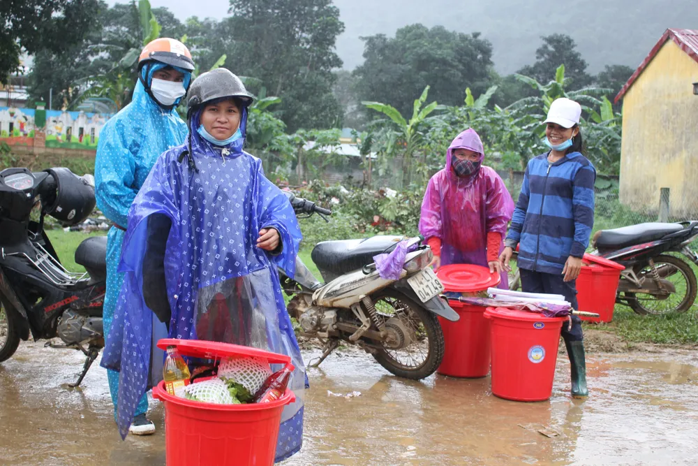 Chợ phiên 0 đồng giúp người nghèo vùng cao vượt khó sau lũ ảnh 6