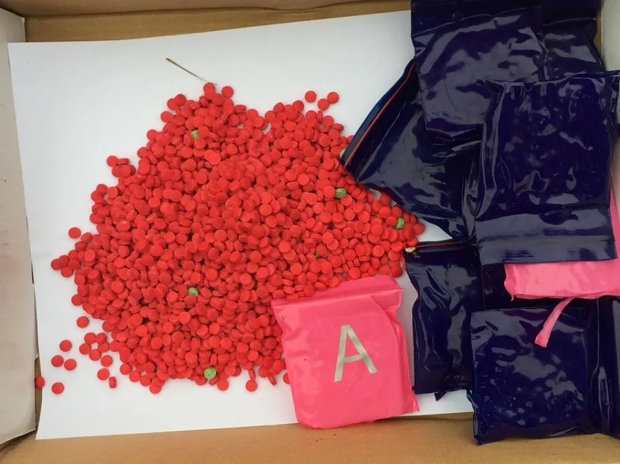 Phát hiện 16.000 viên ma túy bỏ bên lề đường ảnh 1