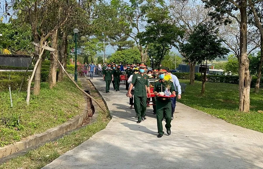 Quảng Trị: Truy điệu, an táng 24 hài cốt liệt sĩ hy sinh tại Lào  ảnh 5