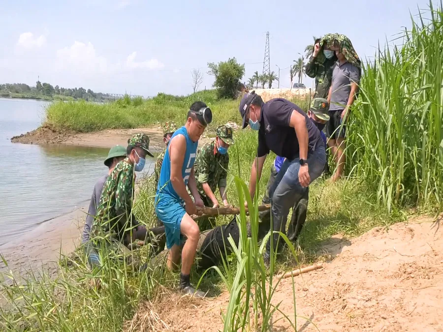 Phát hiện quả bom nặng 227 kg dưới lòng sông Thạch Hãn ảnh 2