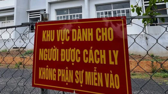 Về từ vùng dịch, nam thanh niên lái xe máy bỏ trốn khi nghe phải cách ly tập trung