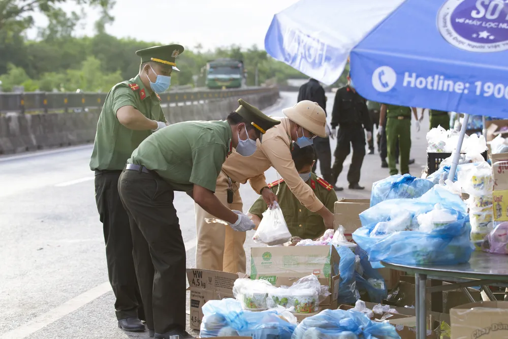 Quảng Trị căng mình kiểm soát dịch Covid-19 ở cửa ngõ phía Nam ảnh 7