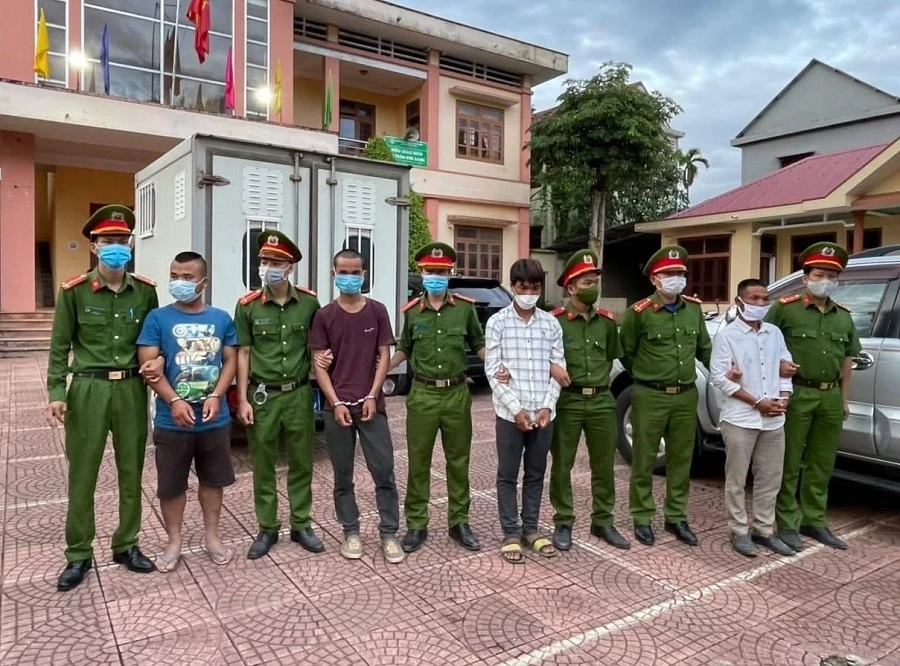 Thêm 4 đối tượng bị bắt trong vụ 5 chiến sĩ công an bị thương ảnh 1 Thêm 4 đối tượng bị bắt trong vụ 5 chiến sĩ công an bị thương ảnh 1