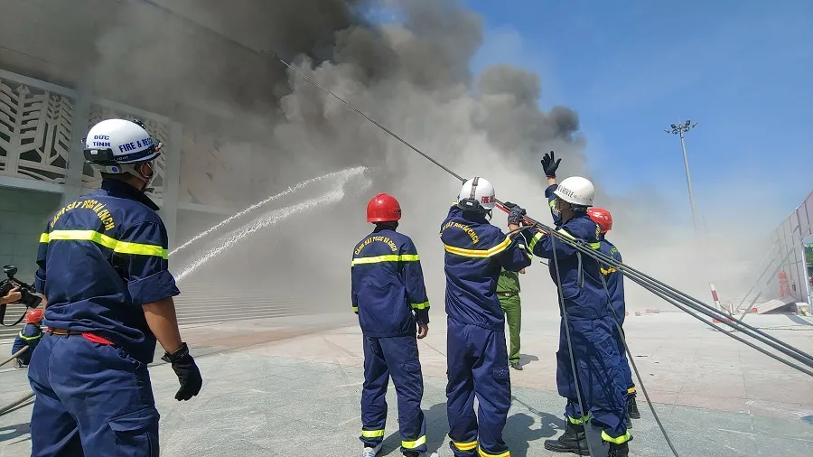 Quảng Trị thực tập chữa cháy và cứu nạn, cứu hộ tại khu cách ly tập trung  ảnh 7