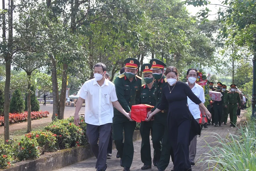 Quảng Trị: Truy điệu và an táng 16 hài cốt liệt sĩ ảnh 6