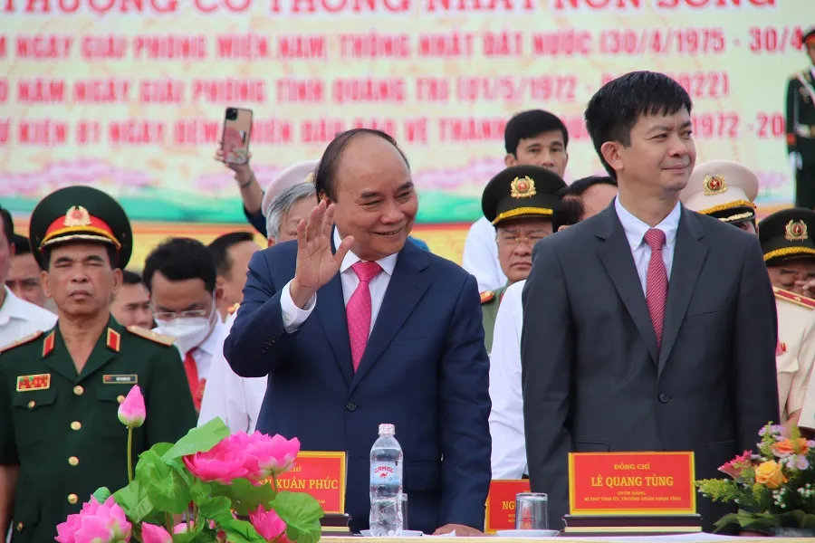 Thiêng liêng Lễ thượng cờ “Thống nhất non sông”  ảnh 1