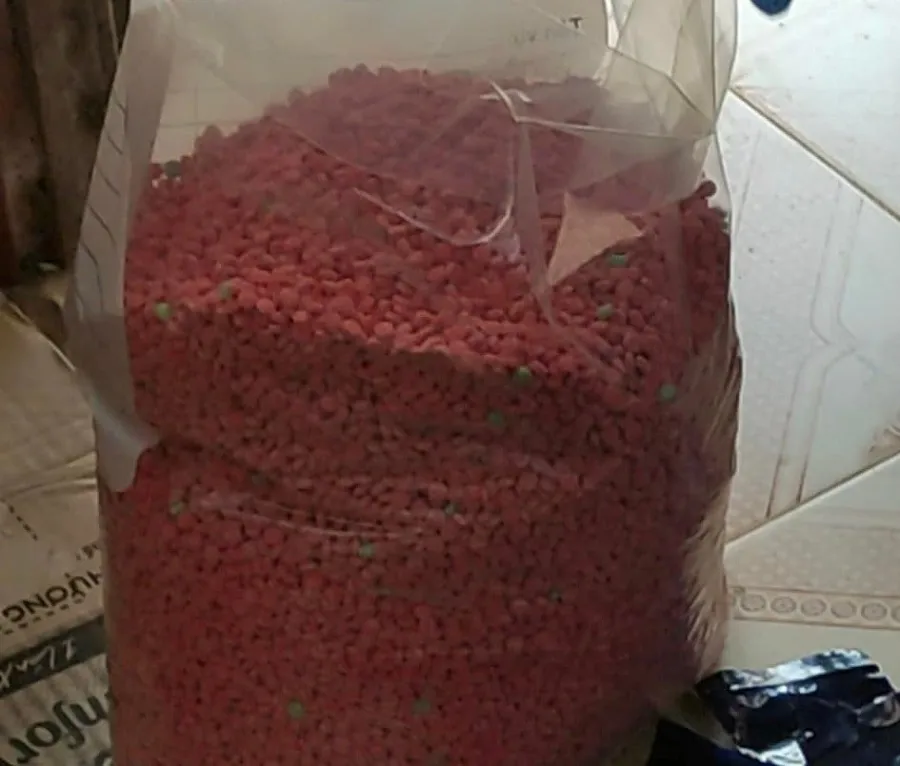 Phát hiện bọc nylon chứa 72.000 viên ma túy tổng hợp nằm bên lề đường  ảnh 1