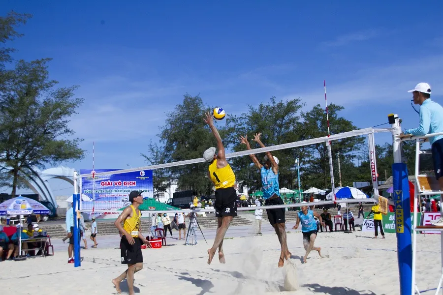 Khai mạc giải vô địch Bóng chuyền bãi biển quốc gia năm 2022 ảnh 5
