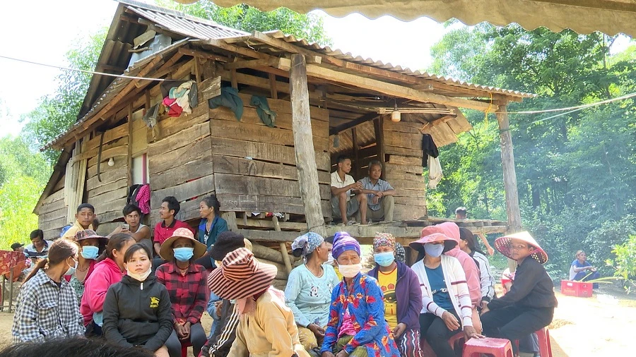 Quảng Trị: 2 chị em tử vong nghi do ngộ độc