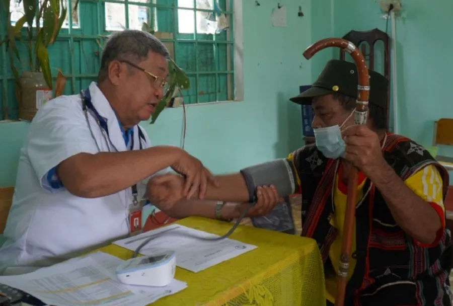 Khám và cấp thuốc miễn phí cho gần 400 người dân huyện miền núi Quảng Trị ảnh 1