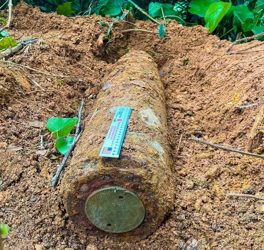 Quảng Trị: Tá hỏa phát hiện quả bom khi làm rẫy ảnh 2