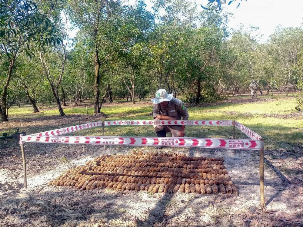 Lực lượng chức năng tiến hành xử lý số vật liệu nổ được phát hiện Lực lượng chức năng tiến hành xử lý số vật liệu nổ được phát hiện