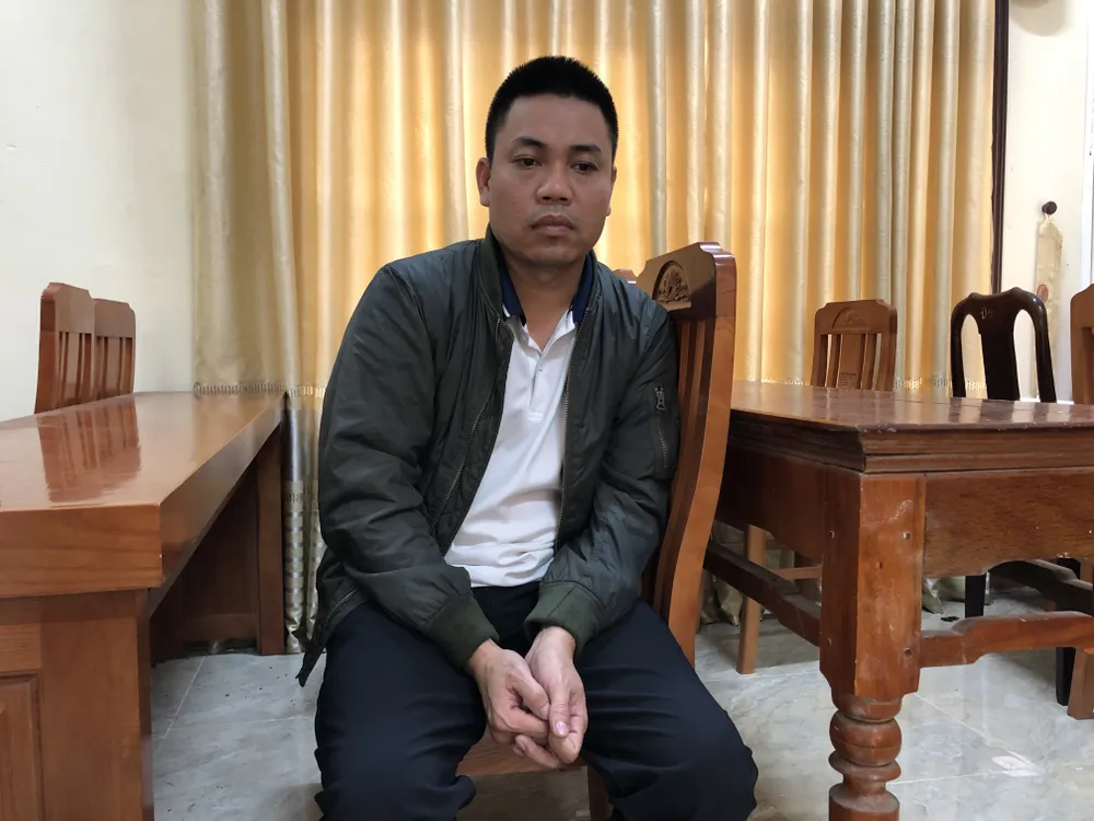 Đối tượng Nguyễn Đức Phương tại cơ quan công an. Ảnh: TRẦN KHÔI