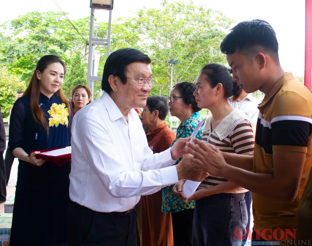 Trao tặng nhà cho cựu tù chính trị, các gia đình có hoàn cảnh khó khăn trên địa bàn tỉnh Quảng Trị