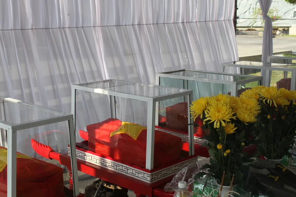 9 hài cốt liệt sĩ được Đội quy tập hài cốt liệt sĩ 584, Bộ Chỉ huy Quân sự tỉnh Quảng Trị tìm kiếm, cất bốc tại Lào 9 hài cốt liệt sĩ được Đội quy tập hài cốt liệt sĩ 584, Bộ Chỉ huy Quân sự tỉnh Quảng Trị tìm kiếm, cất bốc tại Lào