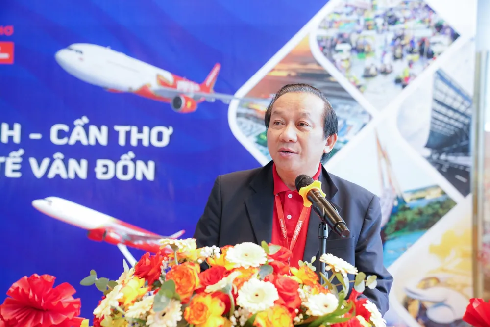 Phó Tổng Giám đốc Vietjet Đỗ Xuân Quang phát biểu chào mừng đường bay mới Cần Thơ - Vân Đồn