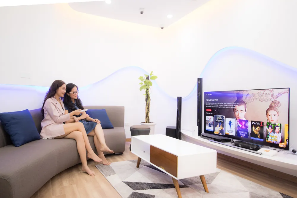 Khách hàng của VNPT được ưu đãi sử dụng gói Home Combo đặc biệt, tích hợp các dịch vụ: WiFi tốc độ cao, Truyền hình 4K và Di động (Data 4G/5G).