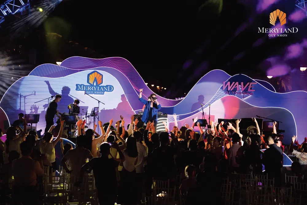 Khán giả hòa nhịp cùng nghệ sĩ tạo những bản phối ấn tượng Khán giả hòa nhịp cùng nghệ sĩ tạo những bản phối ấn tượng