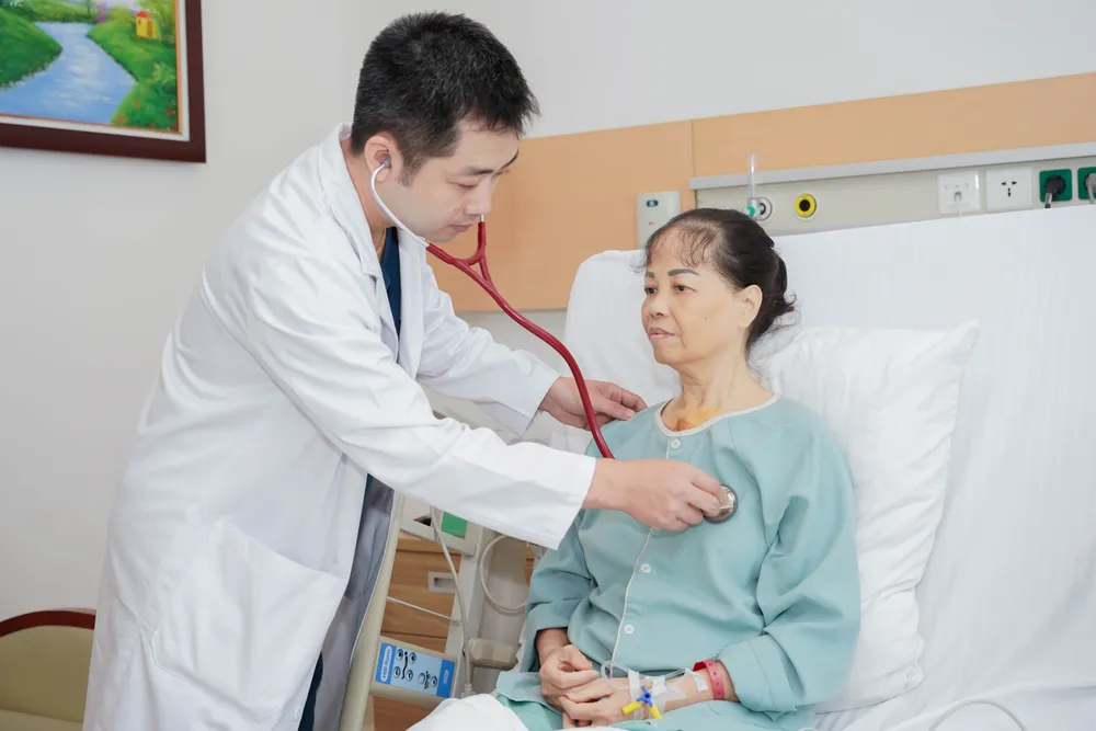 TS.BS Đặng Quang Huy, Phó Giám đốc Trung tâm Tim mạch, Bệnh viện ĐKQT Vinmec Times City là phẫu thuật viên chính trong ca mổ hy hữu TS.BS Đặng Quang Huy, Phó Giám đốc Trung tâm Tim mạch, Bệnh viện ĐKQT Vinmec Times City là phẫu thuật viên chính trong ca mổ hy hữu