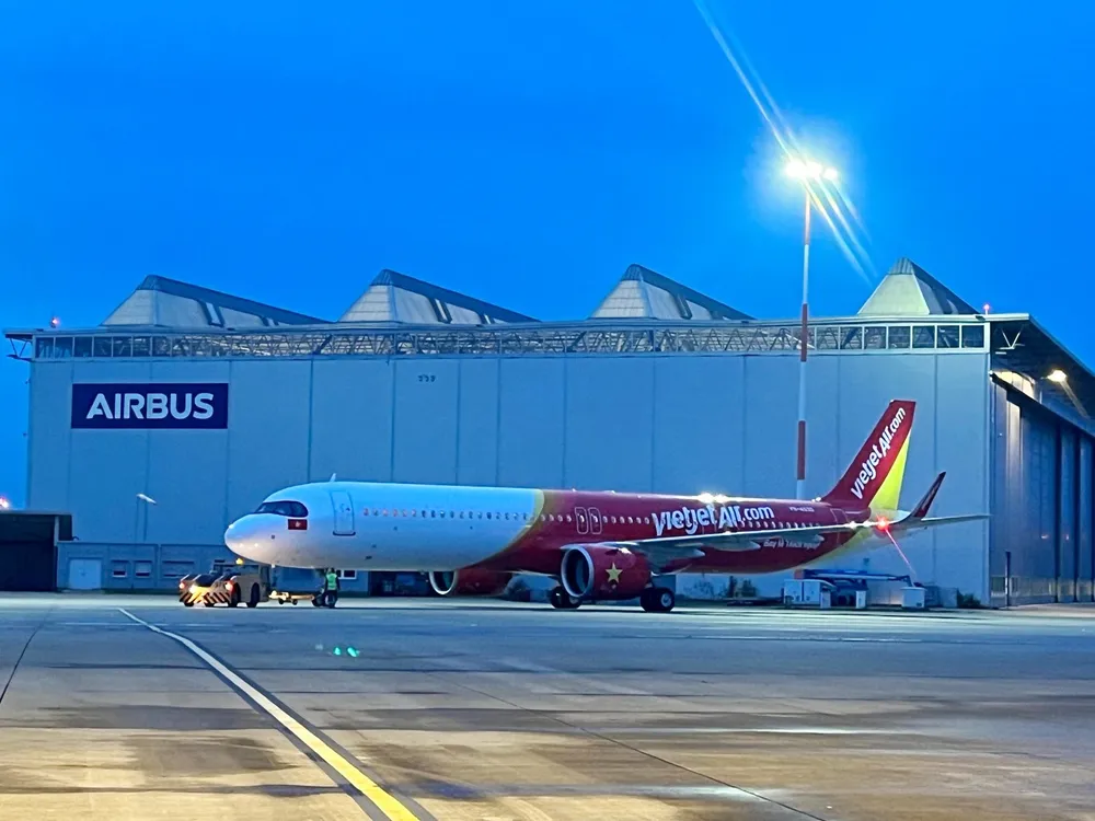 Máy bay mới tại Hamburg (Đức) trước giờ cất cánh về Việt Nam