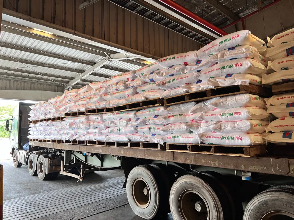 Sản phẩm chủ lực Đạm Phú Mỹ tiêu thụ được trên 690 ngàn tấn, cao hơn 50 ngàn tấn so với cùng kỳ 2022 Sản phẩm chủ lực Đạm Phú Mỹ tiêu thụ được trên 690 ngàn tấn, cao hơn 50 ngàn tấn so với cùng kỳ 2022