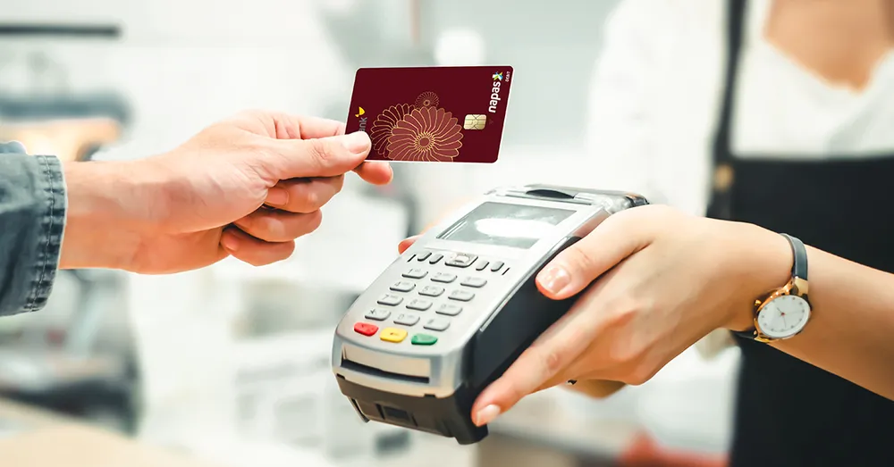 Chạm thẻ HDBank Mastercard hoặc HDBank Napas trên Payoo POS Chạm thẻ HDBank Mastercard hoặc HDBank Napas trên Payoo POS