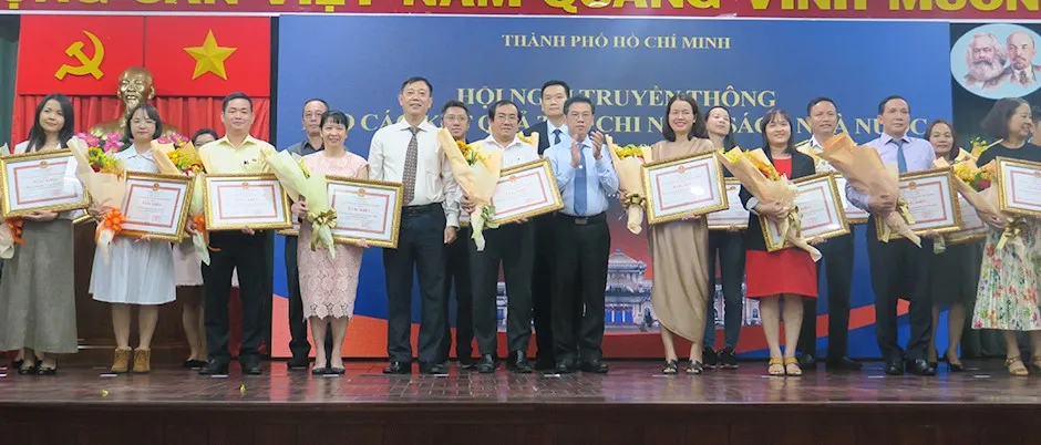 Ban Thi đua Khen thưởng TPHCM biểu dương, khen thưởng 94 tập thể xuất sắc trong công tác chỉ đạo, quản lý thu và nộp ngân sách nhà nước trên địa bàn TP năm 2023 hdbank1-1041.jpg